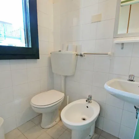 Holiday home Locazione Turistica Borsetti.14 *